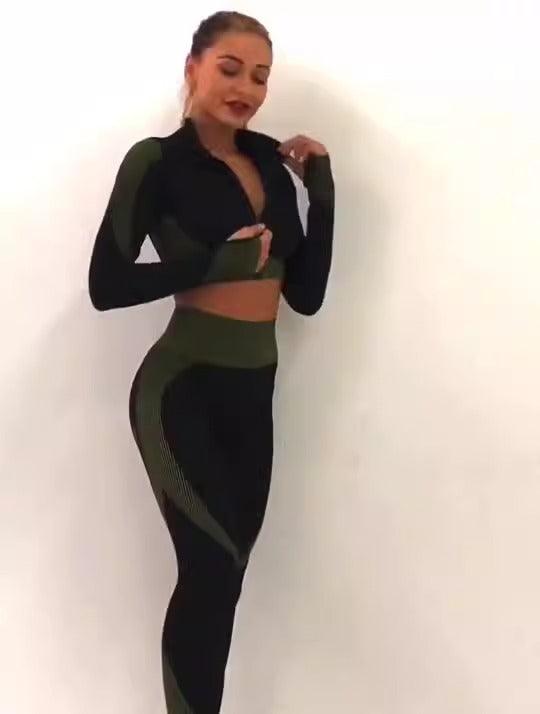 Signature Yoga & Fitness Set – Top, Sports Bra & Leggings