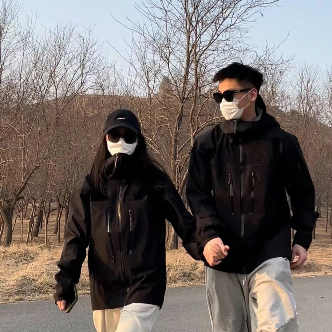 Women’s High-End Gore-Tex Jacket – Windproof & Waterproof